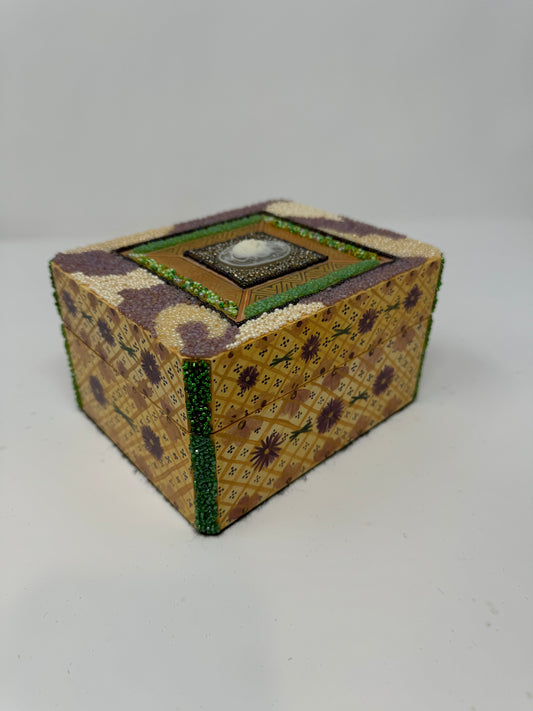 Beaded Cameo Box