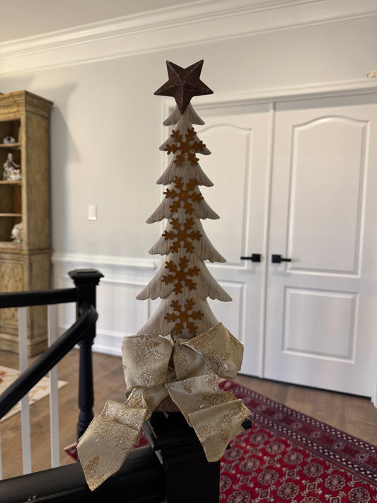 Rusty Snowflake Christmas Tree